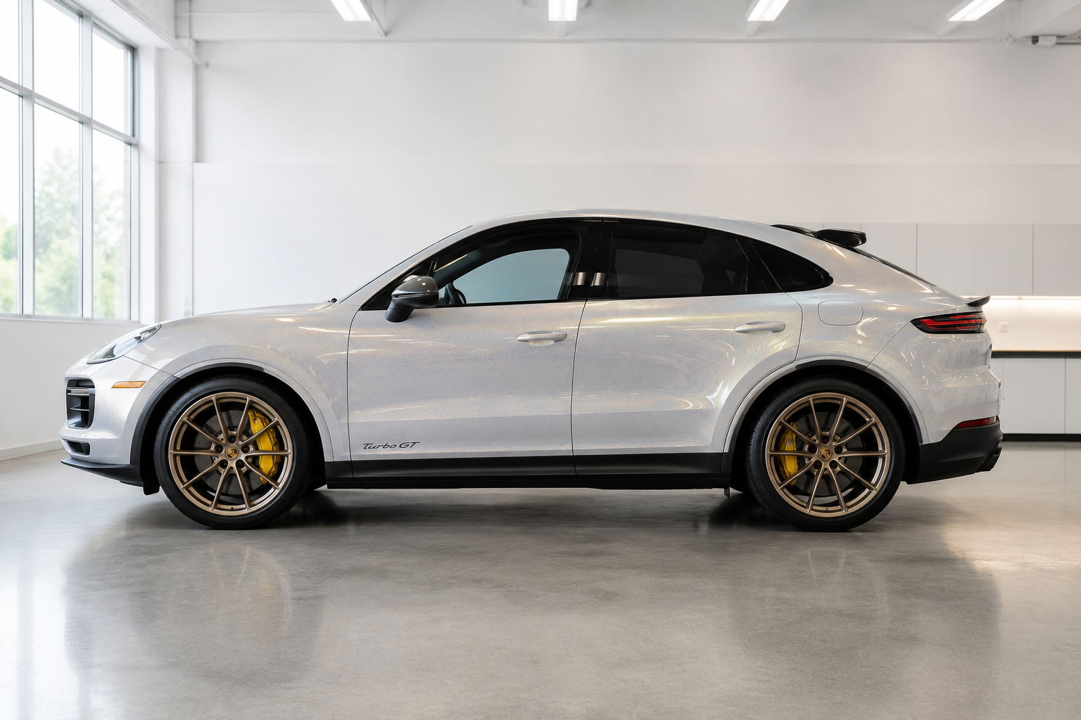 k081 Diamond White to Gold Apex Opulent Color Series Paint Protection Film (PPF)